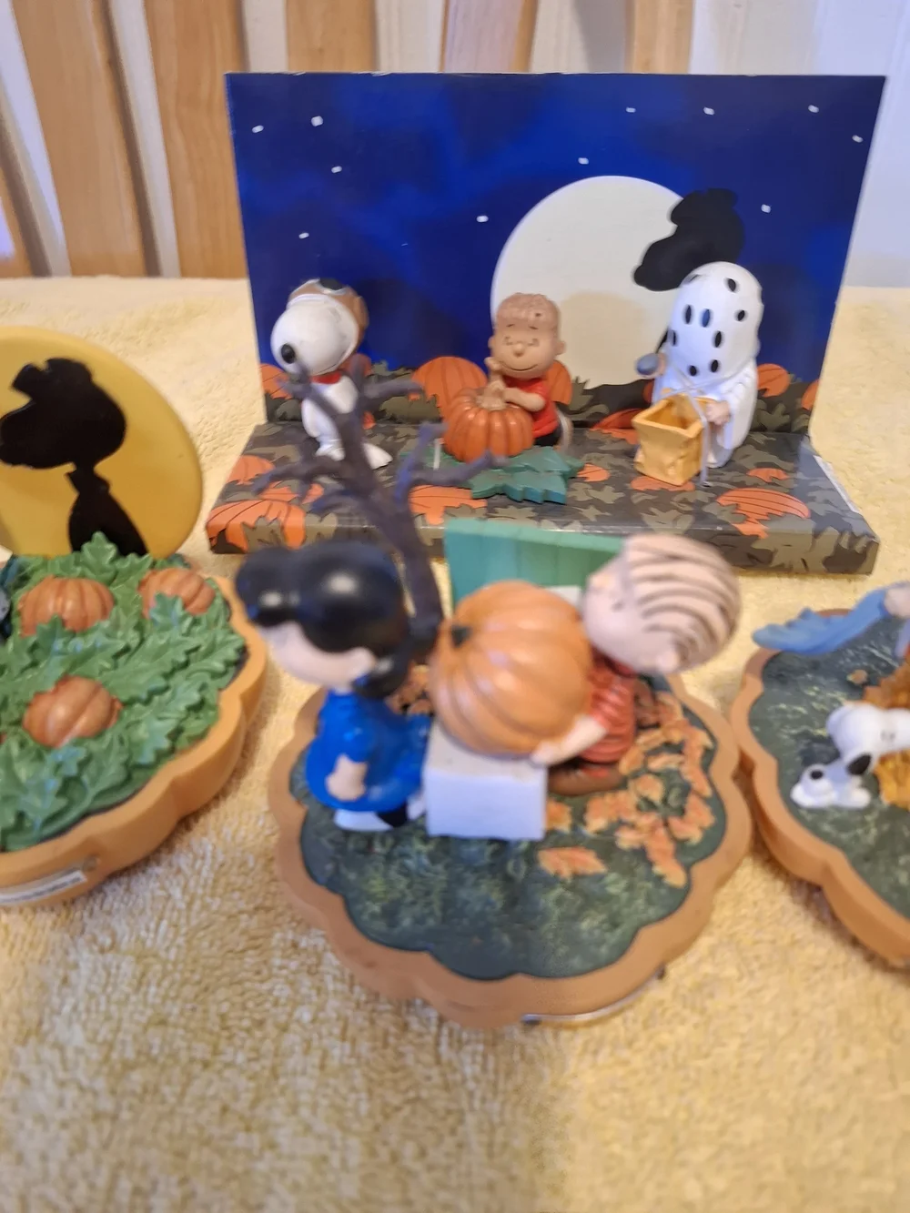 Peanuts Halloween Figurine Set - Orange & Green Holiday Decor by Peanuts